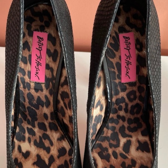 Betsey Johnson Corset Stunning Platform Heels - Picture 4 of 5